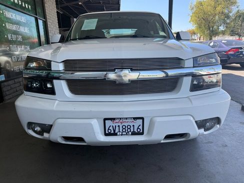 Used 2002 Chevrolet Avalanche 2WD image 12
