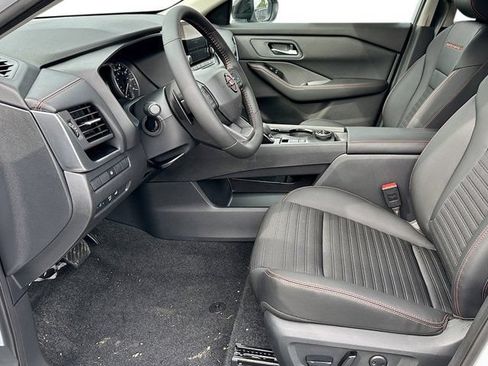 New 2026 Nissan Rogue SV AWD/4WD image 10