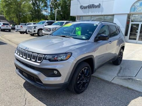 Used 2022 Jeep Compass Latitude AWD/4WD image 10