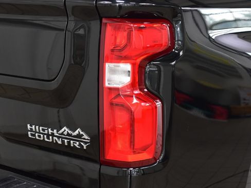 Used 2024 Chevrolet Silverado 2500 High Country w/ Technology Package AWD/4WD image 23