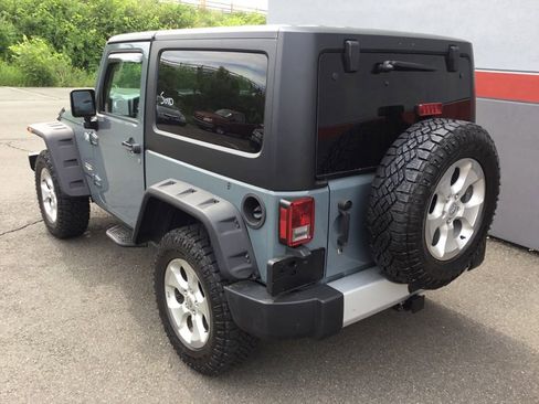 Used 2015 Jeep Wrangler Sahara w/ Connectivity Group AWD/4WD image 2