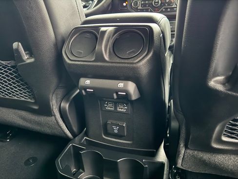 Used 2024 Jeep Wrangler High Altitude AWD/4WD image 15