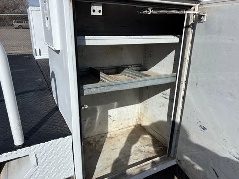 Used 1999 Ford F450 2WD Regular Cab Super Duty image 15