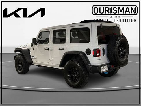 Used 2024 Jeep Wrangler Unlimited AWD/4WD image 3