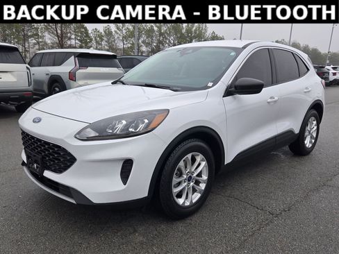 Used 2022 Ford Escape SE image 3