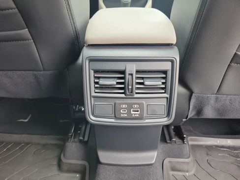 Certified 2025 Subaru Forester Premium AWD/4WD image 28