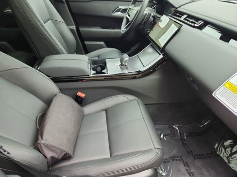 Used 2026 Land Rover Range Rover Velar Dynamic SE image 3