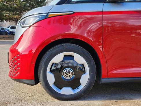 New 2025 Volkswagen ID. Buzz Pro S Plus AWD/4WD image 8