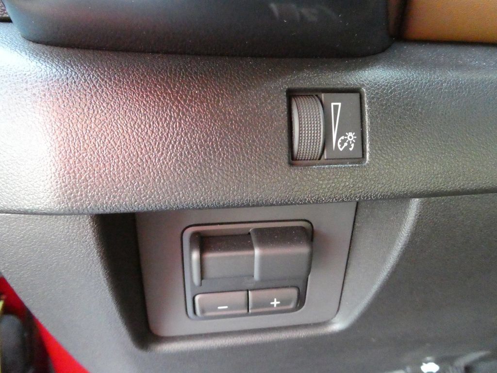 Used 2026 GMC Canyon AT4 w/ Technology Plus Package AWD/4WD image 27