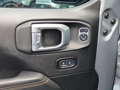 Used 2021 Jeep Gladiator Overland AWD/4WD image 22