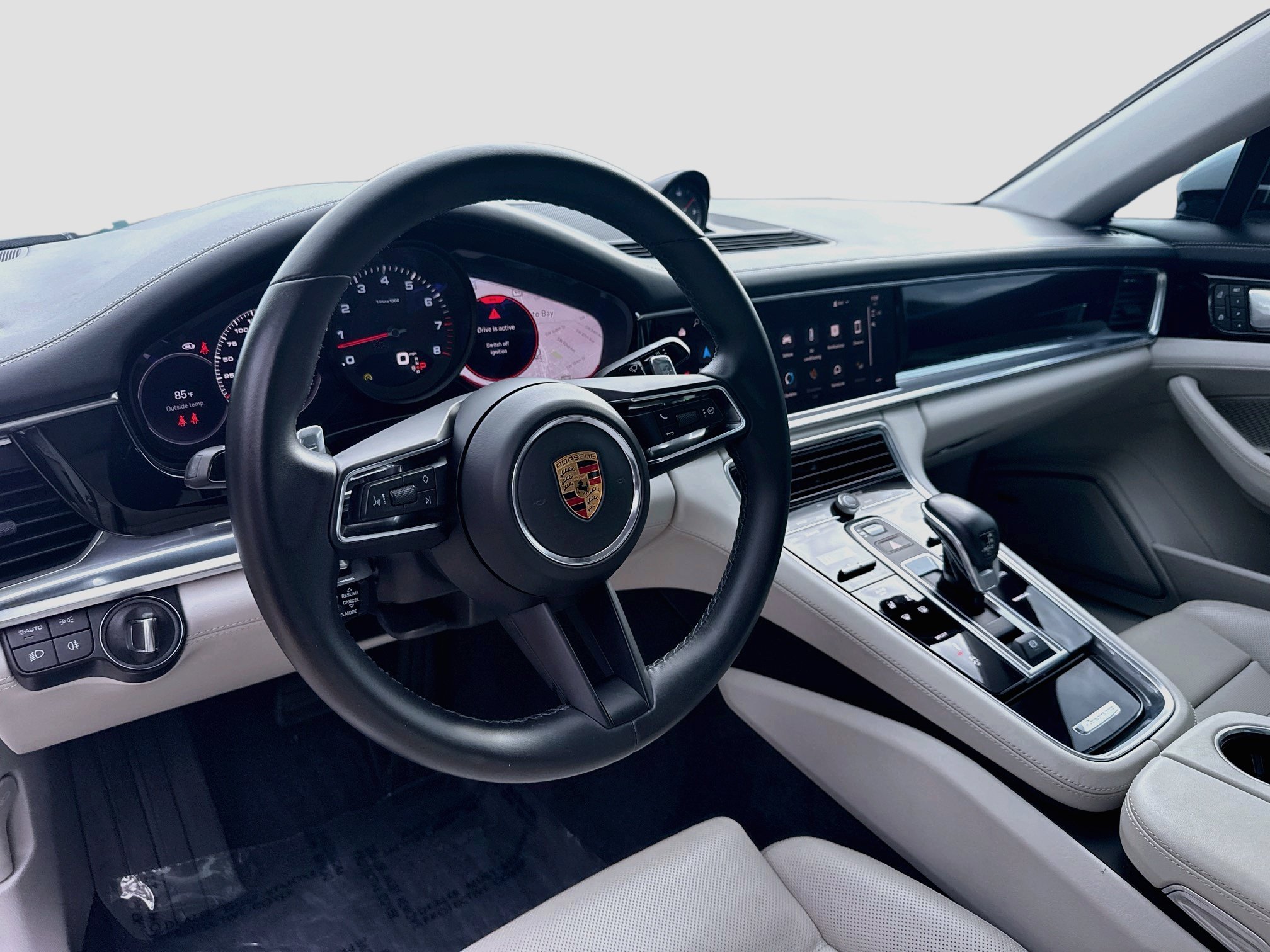 Used 2023 Porsche Panamera w/ Premium Package RWD image 9