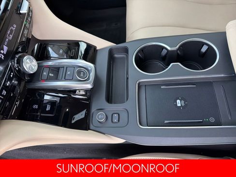 Used 2025 Acura MDX FWD image 17