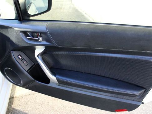 Used 2017 Toyota 86 image 16