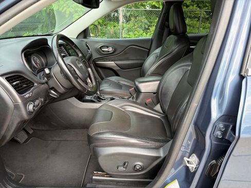 Used 2020 Jeep Cherokee Limited FWD image 11