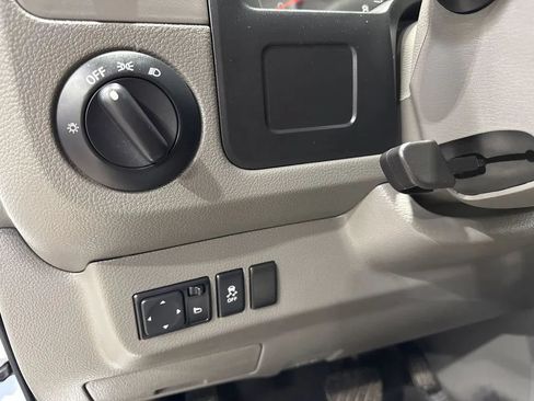 Used 2018 Nissan NV 2500 S RWD image 94