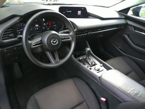 Used 2020 MAZDA MAZDA3 Sedan FWD image 11