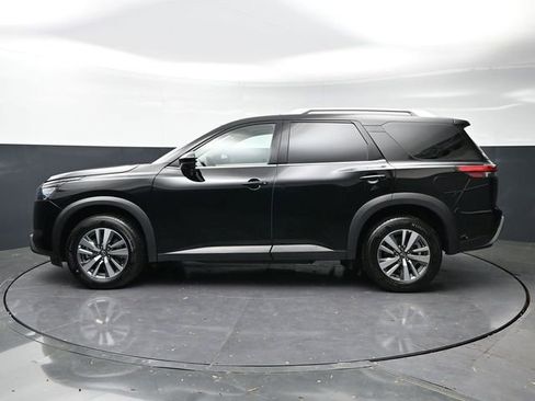 Used 2025 Nissan Pathfinder SL image 8