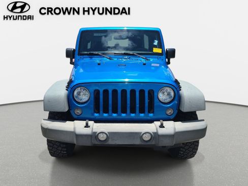 Used 2016 Jeep Wrangler Unlimited Rubicon w/ Connectivity Group AWD/4WD image 2