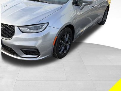 Used 2021 Chrysler Pacifica Touring-L w/ Premium & Safety Sphere Group