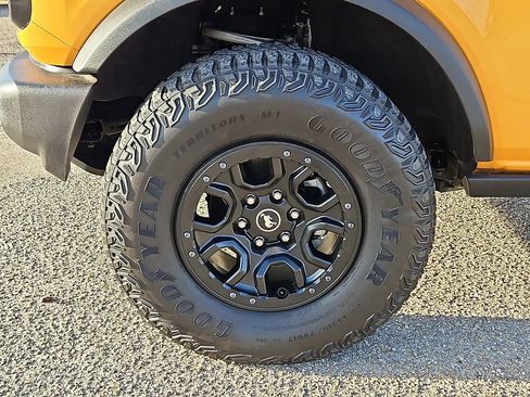 Used 2022 Ford Bronco Wildtrak image 5