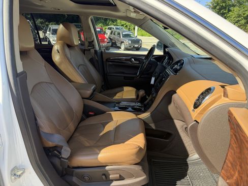 Used 2017 Buick Enclave Leather FWD image 11