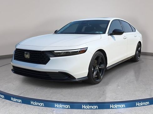 Used 2025 Honda Accord Sport image 1