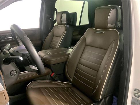 Used 2025 GMC Yukon Denali Ultimate w/ LPO, Floor Liner Package AWD/4WD image 22
