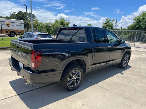 Certified 2024 Honda Ridgeline Sport image 8