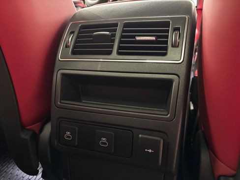 Used 2025 Jaguar F-PACE R-Dynamic S image 38