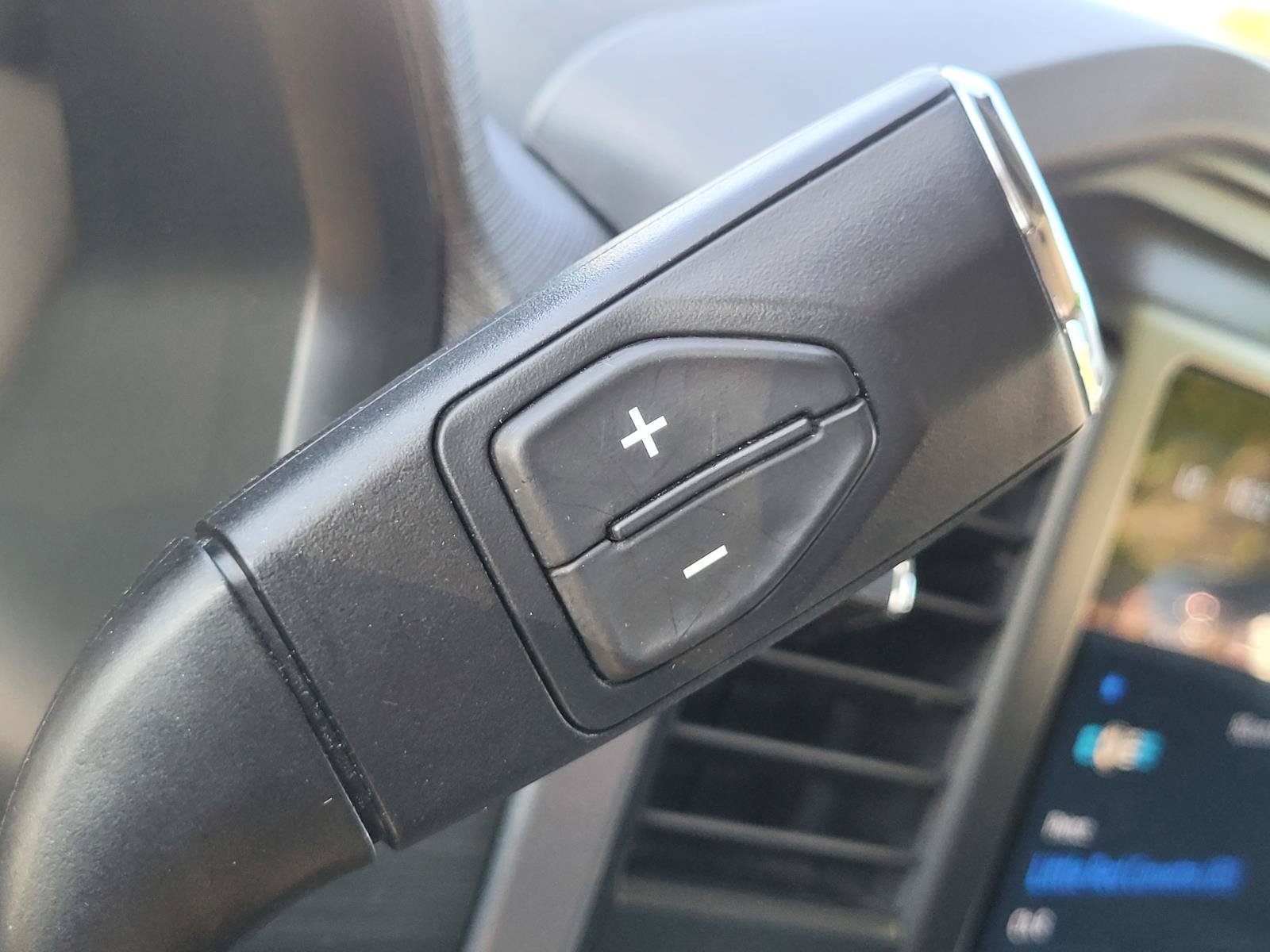 Used 2025 Ford F150 XLT RWD image 14