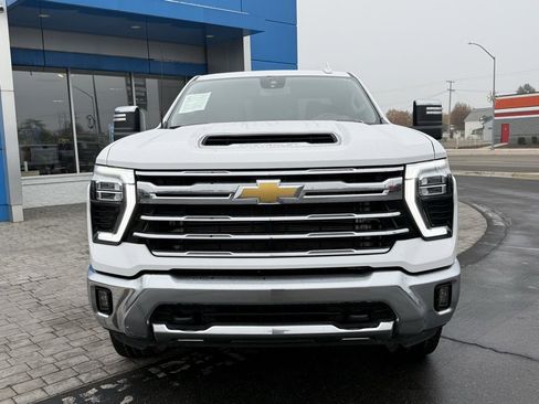 Used 2024 Chevrolet Silverado 2500 LTZ image 2