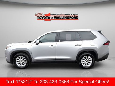 Certified 2025 Toyota Grand Highlander AWD image 2