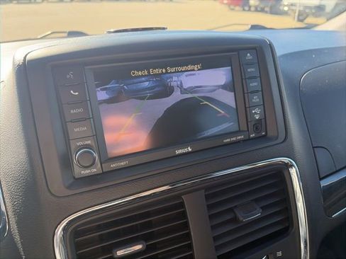 Used 2018 Dodge Grand Caravan SE image 14