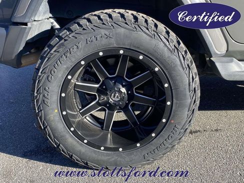 Used 2020 Jeep Wrangler Unlimited Sahara image 7