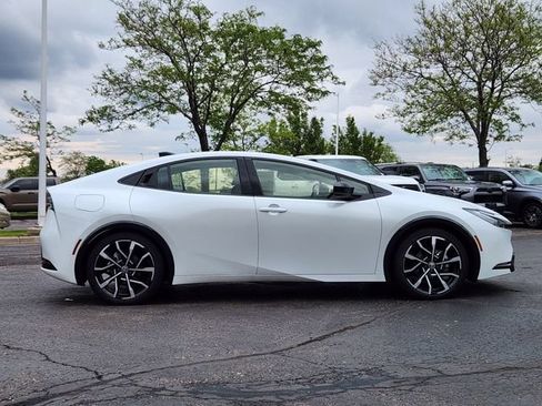 Used 2024 Toyota Prius Prime FWD image 7