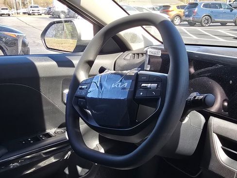 New 2026 Kia K4 LX image 9