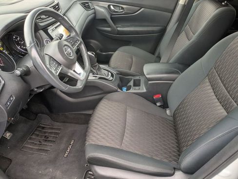 Used 2017 Nissan Rogue SV w/ Sun & Sound Touring Package image 19