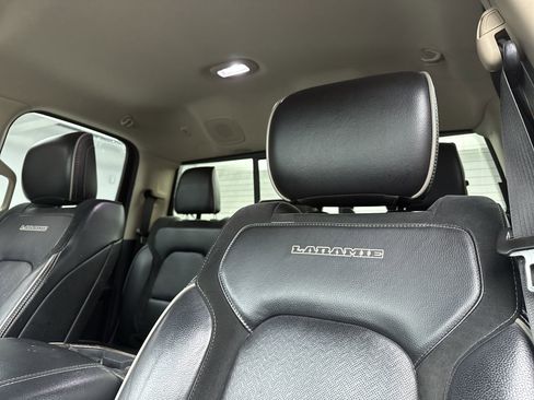 Used 2019 RAM 1500 Laramie AWD/4WD image 9