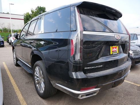 Used 2024 Cadillac Escalade Premium Luxury AWD/4WD image 4