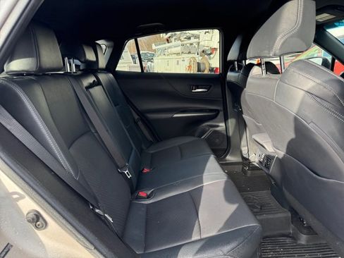 Used 2021 Toyota Venza XLE image 26