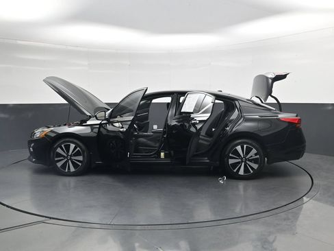 Used 2022 Nissan Altima 2.5 SV FWD image 42