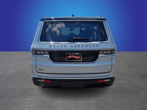 Used 2024 Jeep Grand Wagoneer Series III w/ Rear Seat Video Group 1 AWD/4WD image 5