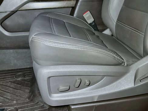Used 2018 GMC Yukon XL Denali w/ Denali Ultimate Package AWD/4WD image 16