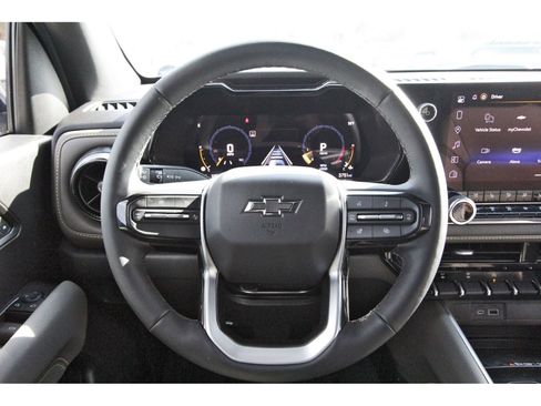 Used 2025 Chevrolet Colorado ZR2 w/ Technology Package image 14