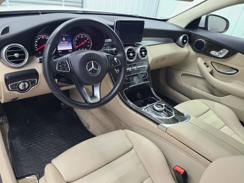 Used 2017 Mercedes-Benz C 300 4MATIC Coupe image 2