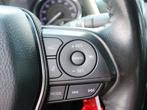 Used 2019 Toyota Camry SE FWD image 10