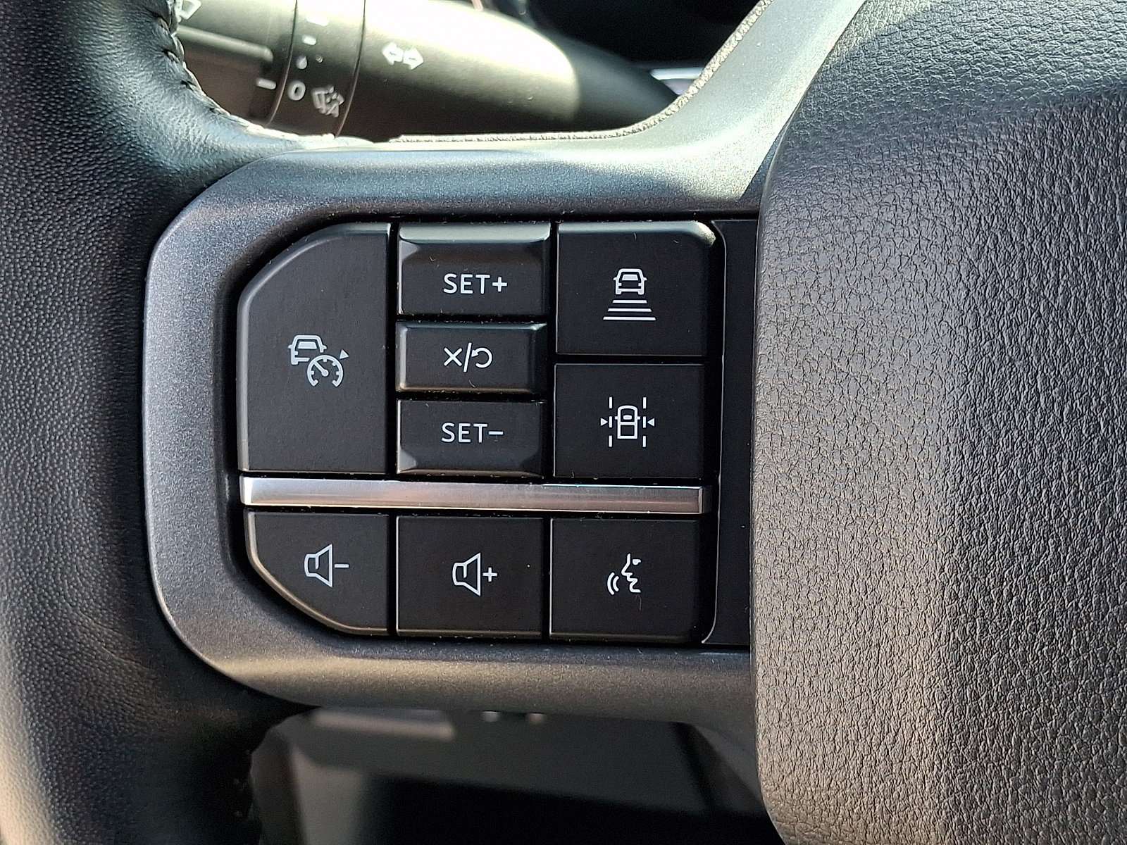Used 2023 Ford F150 Lariat w/ Equipment Group 502A High AWD/4WD image 23