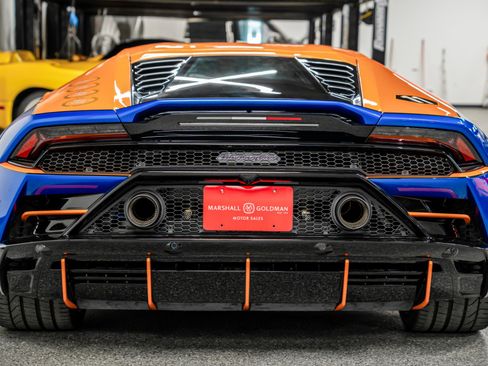 Used 2020 Lamborghini Huracan EVO image 7