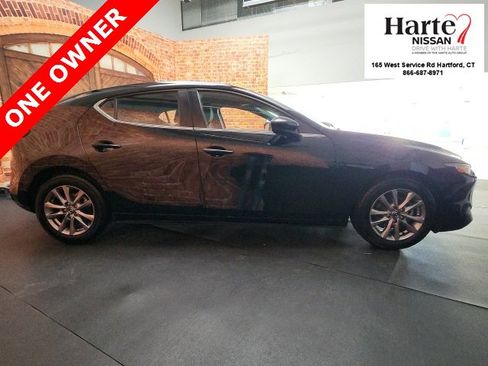 Used 2022 MAZDA MAZDA3 s image 8