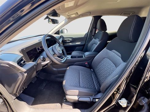 New 2025 Nissan Kicks SV image 19
